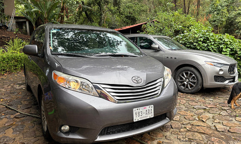 Toyota Sienna 3.5 Li...