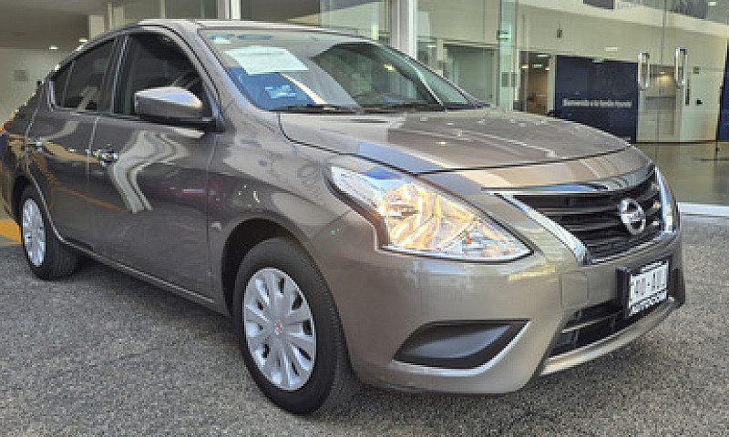 Nissan Versa 2018...
