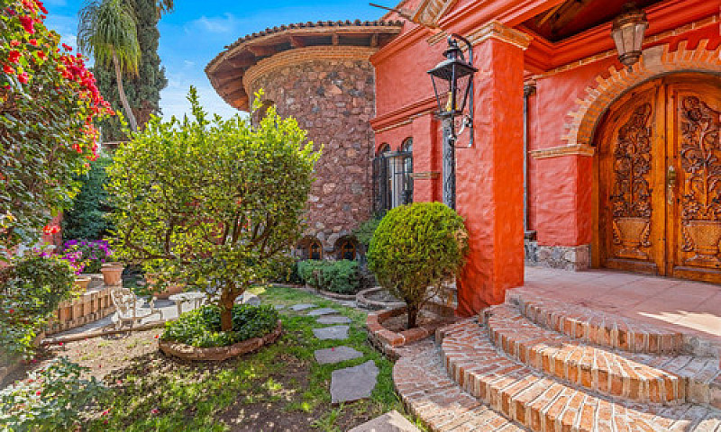 Casa Colonial En Ven...