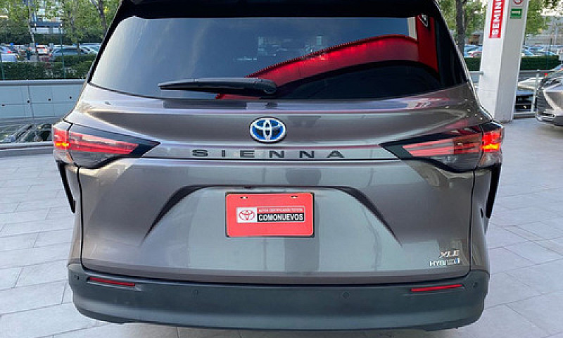 Toyota Sienna 2021...