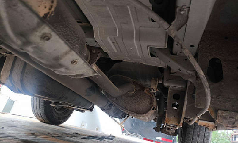 Nissan Urvan 2.5 12 ...