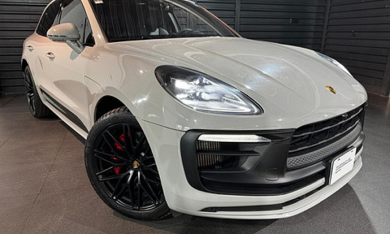 Porsche  Macan  2023...