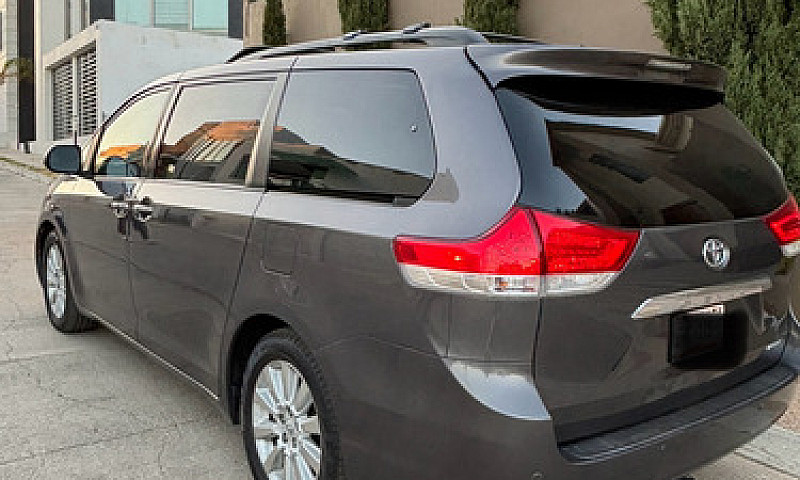 Toyota Sienna Xle Pi...