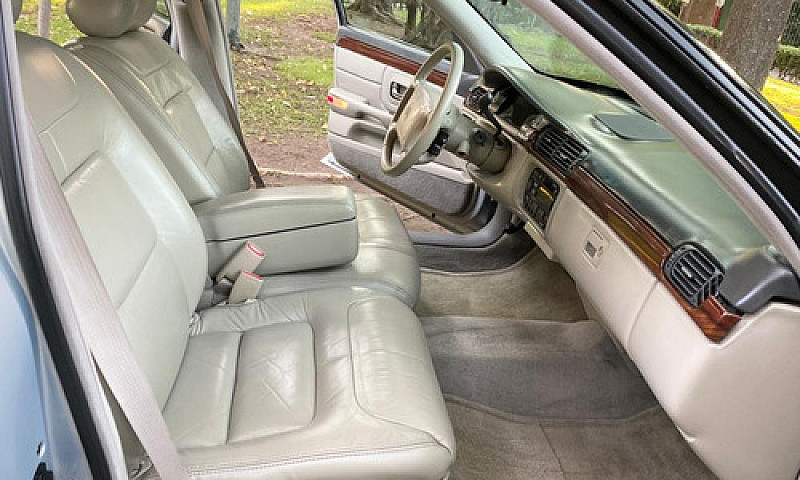 Cadillac Deville 4.6...