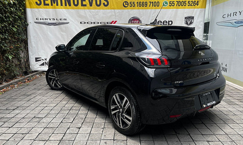 Peugeot 208 2022...