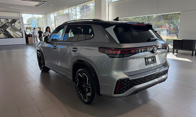 Volkswagen Tiguan 1....