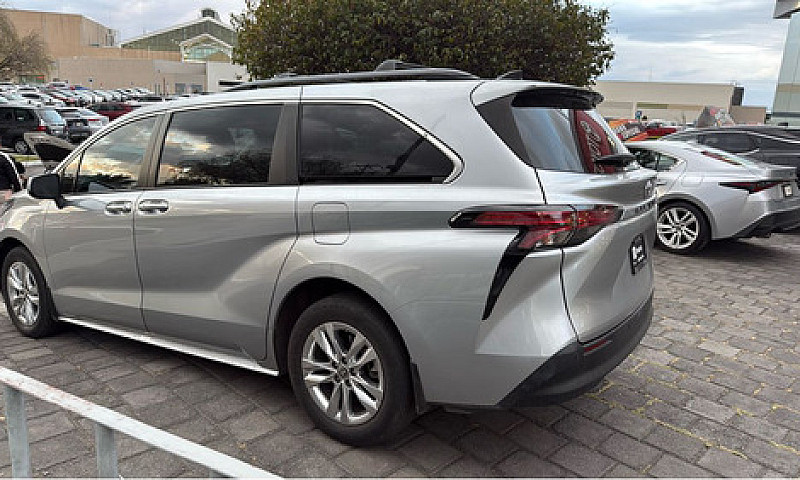Toyota Sienna 2022...