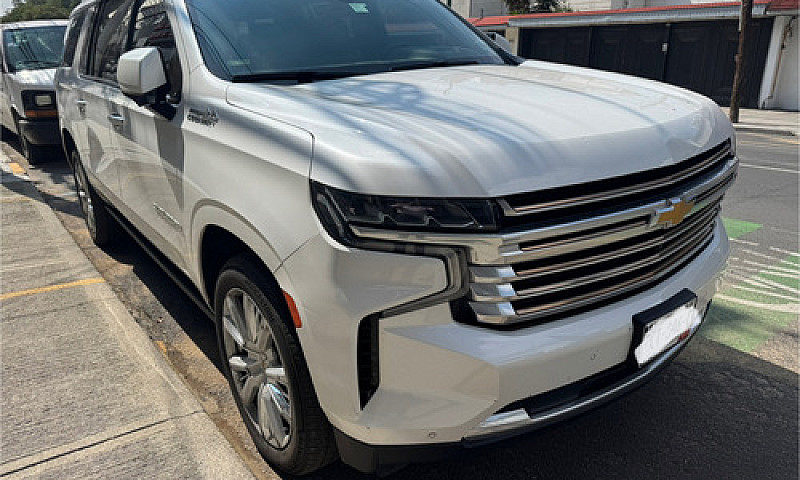 Chevrolet Suburban 6...