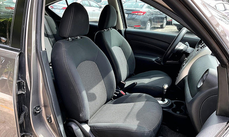 Nissan Versa 2019...