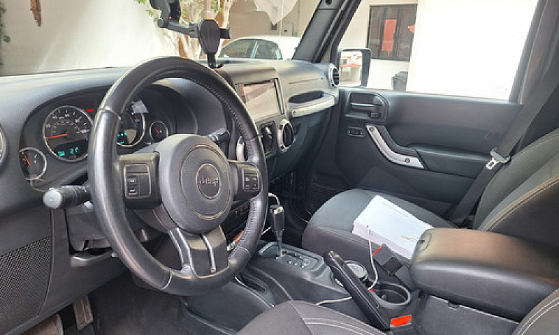 Jeep Wrangler 3.7 Un...