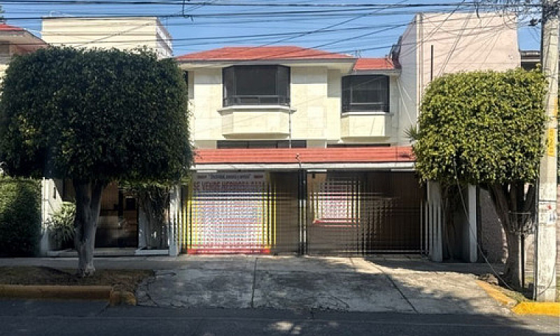 Casa En Venta, Ciuda...