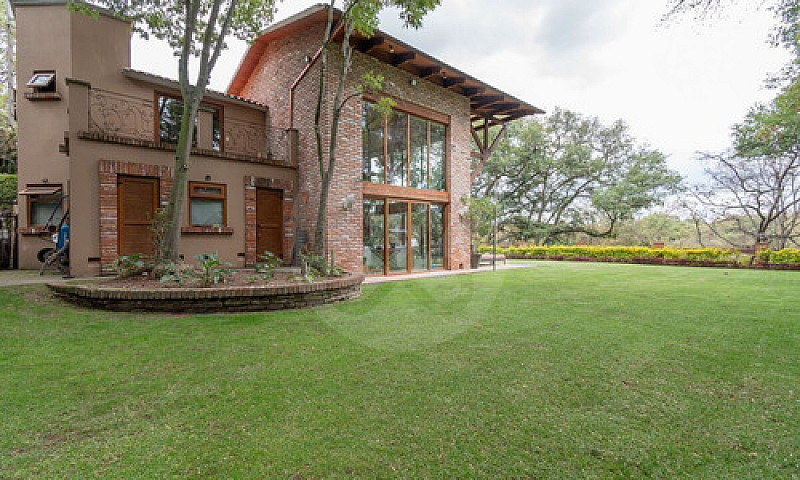 Casa En Venta Con Am...