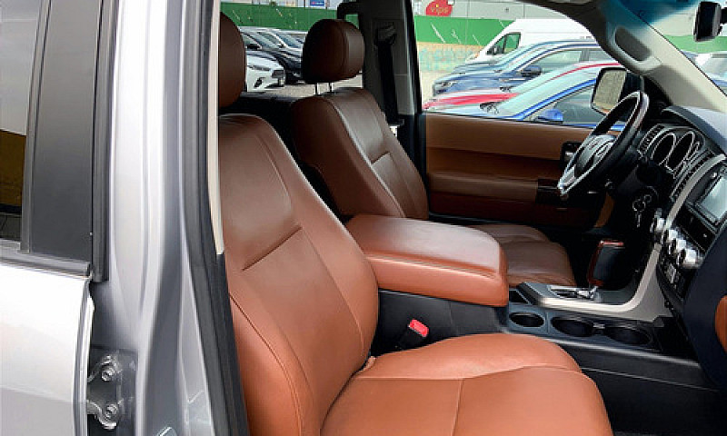Toyota Sequoia 2017...