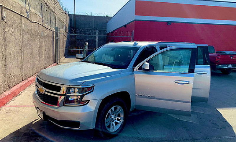 Chevrolet Suburban 5...