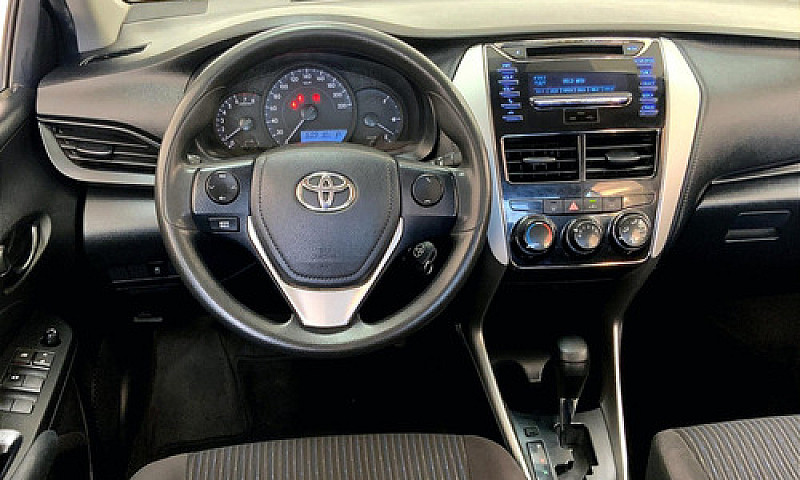 Toyota Yaris 2020...