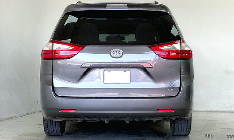 Toyota Sienna 2017...