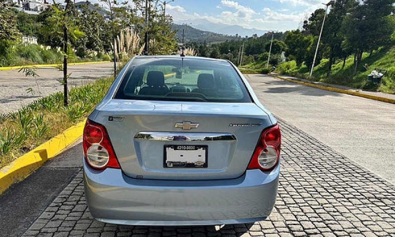 Chevrolet Sonic 1.6 ...