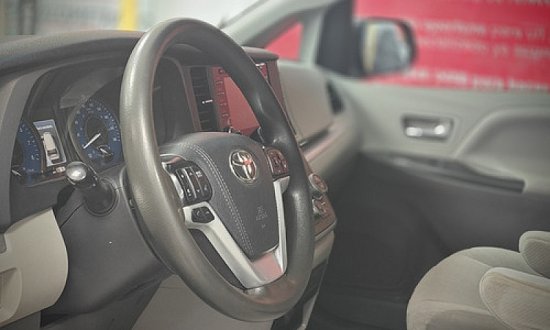 Toyota Sienna 2020...