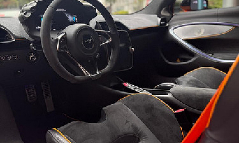 Mclaren Artura Coupé...