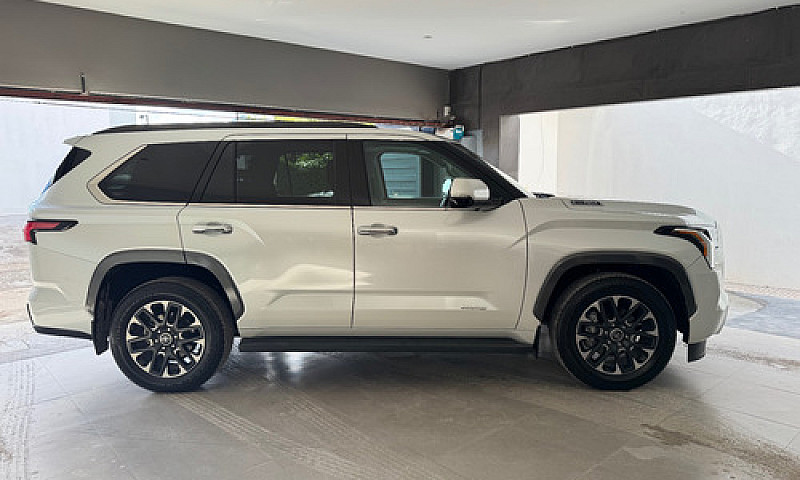 Toyota Sequoia Año 2...
