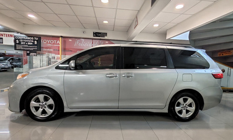 Toyota Sienna 2019...