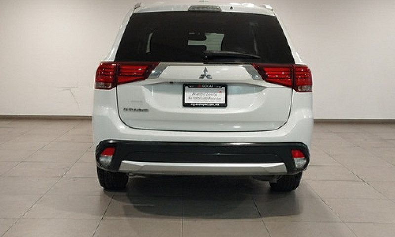 Mitsubishi Outlander...