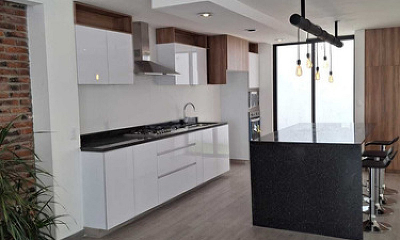 Casa En Venta En Lag...
