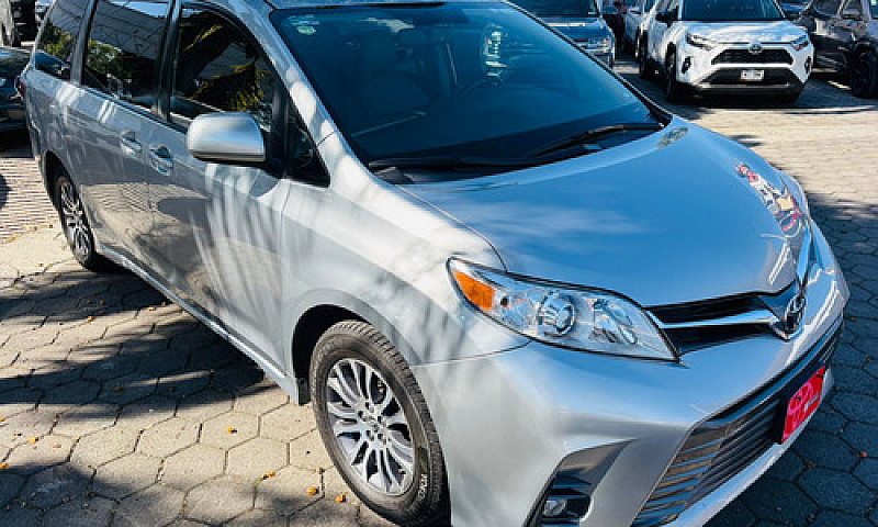 Toyota Sienna 2020...