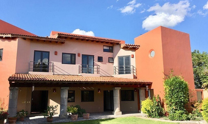 Casa En Venta En Amp...