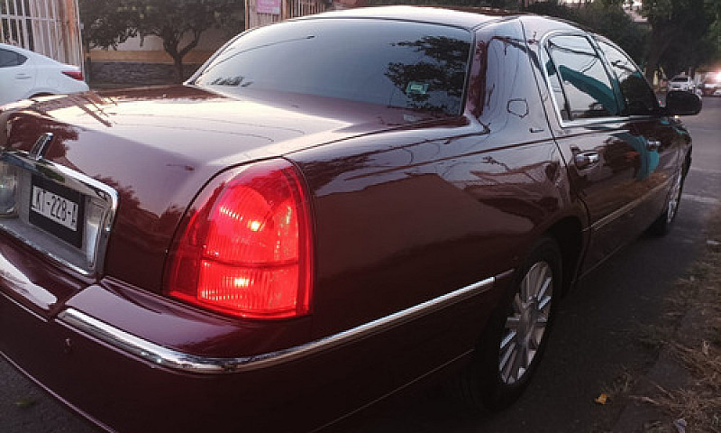 Lincoln Town Car 4.6...