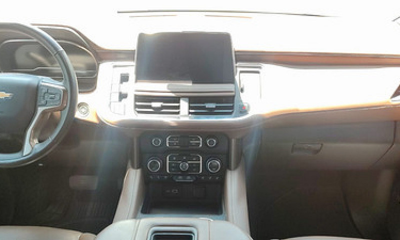 Chevrolet Suburban 6...