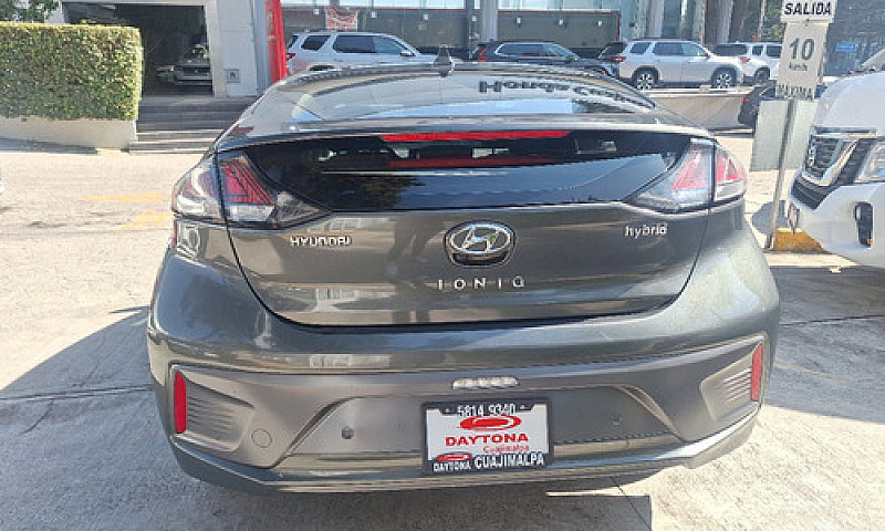 Hyundai  Ioniq  2022...