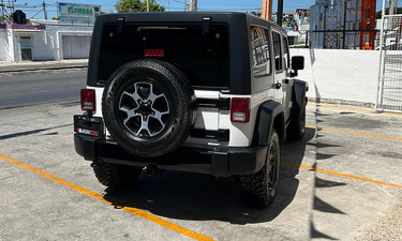 Jeep Wrangler Unlimi...