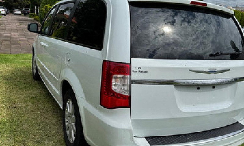 Chrysler Town & Coun...
