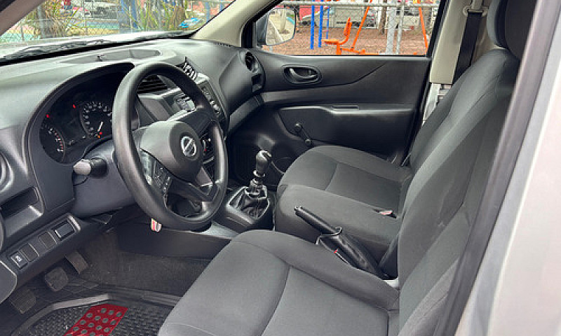 Nissan Np300 2.5 Cha...