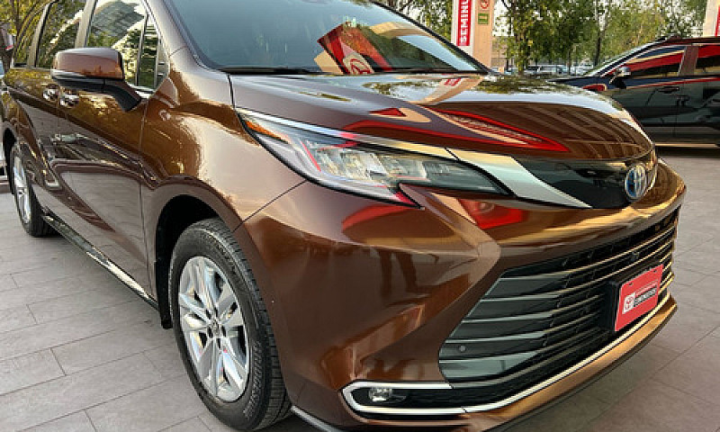 Toyota  Sienna  2022...