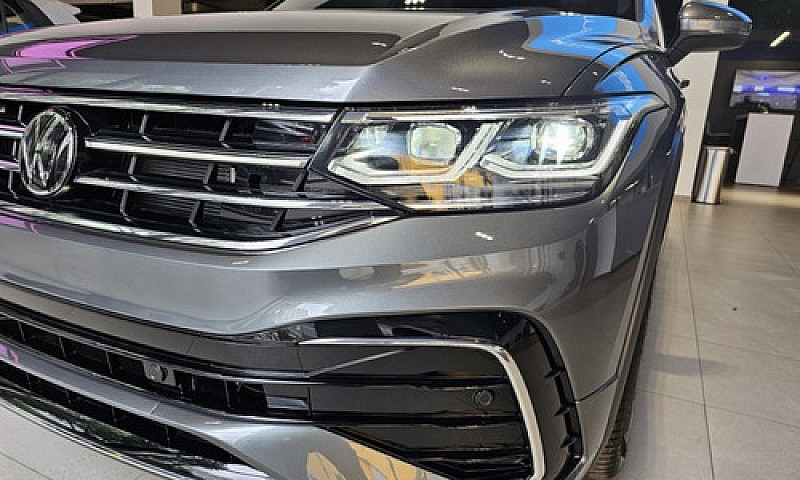 Volkswagen Tiguan R-...