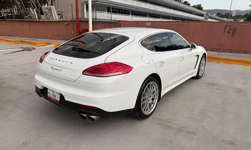 Porsche Panamera 3.0...