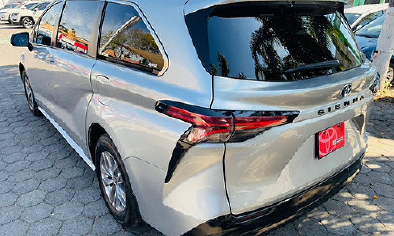 Toyota Sienna 2021...