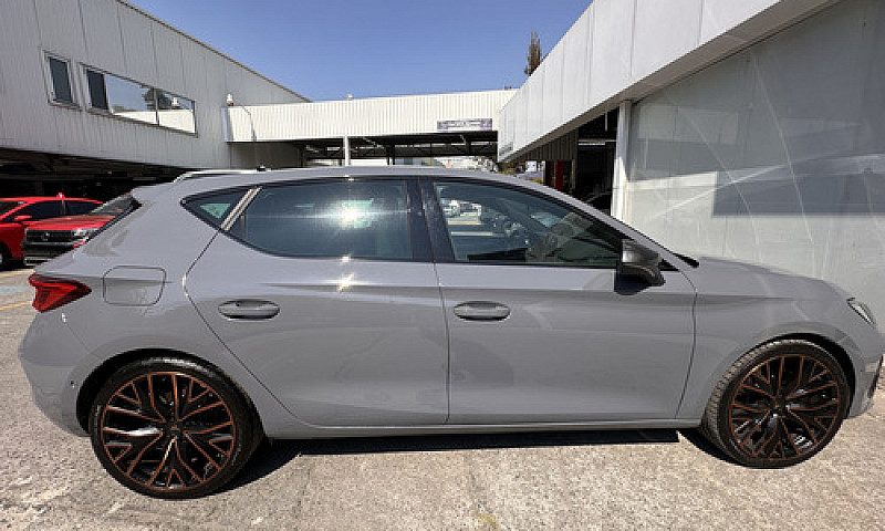Cupra Leon 300Hp...