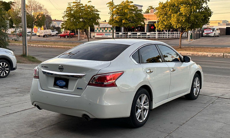 Nissan Altima 2015...