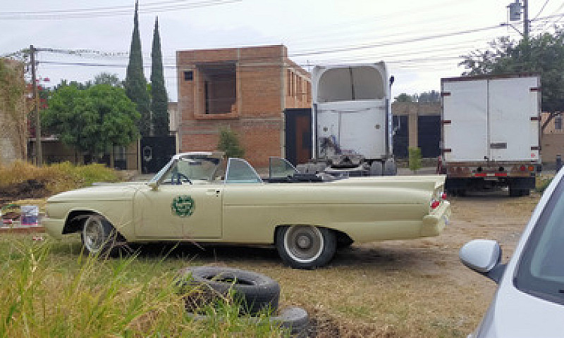 Convertible V8 Motor...