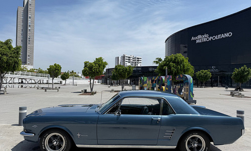 Ford Mustang...
