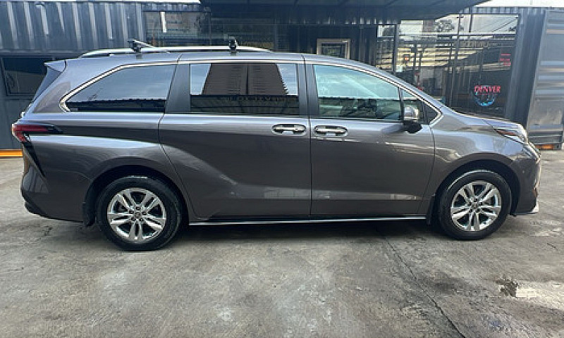 Toyota Sienna Híbrid...