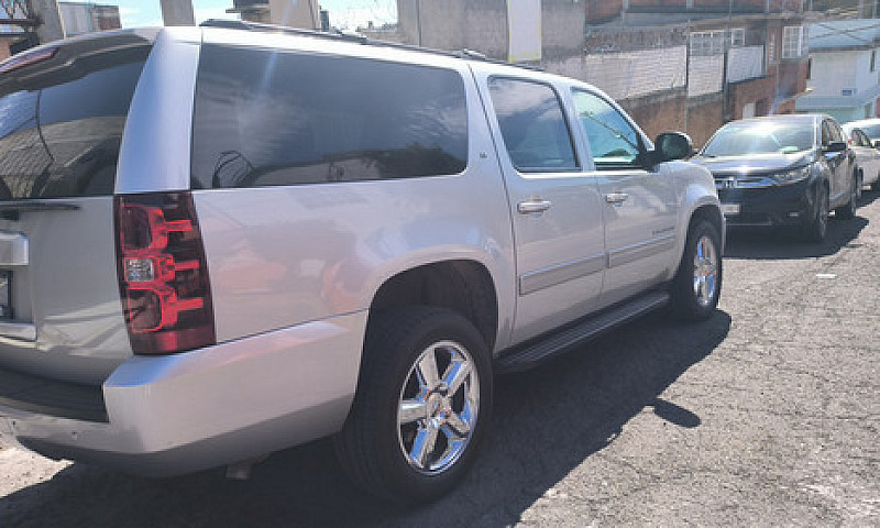 Chevrolet Suburban 5...