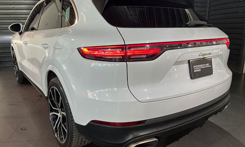 Porsche Cayenne 2021...