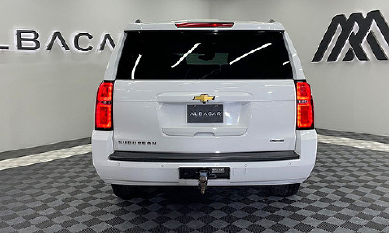 Chevrolet Suburban 2...