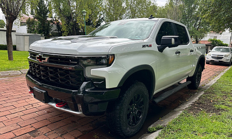 Chevrolet Cheyenne 6...