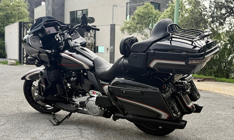 2022 Harley Davidson...