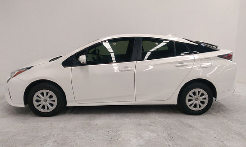 Toyota Prius 2018 1....